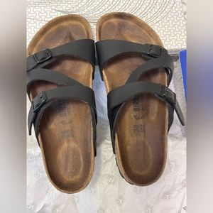 Birkenstock Salina Sandal in gently used condition. Still have box.